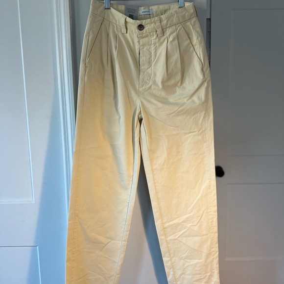 Amendi GUNNAR SOLID PLEATED PANTS IN LIGHT BEIGE - Picture 1 of 5